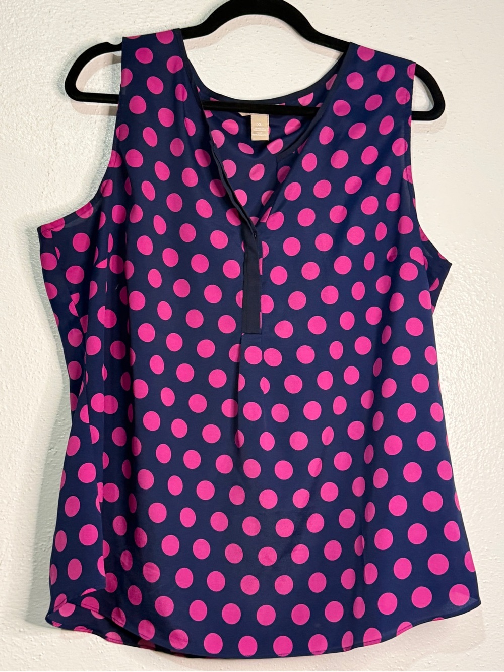 Banana Republic Polka Dot Sleeveless V-Neck Top - Navy & Hot Pink. Sz XL.